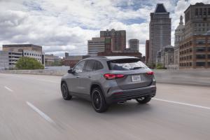 Mercedes-Benz GLA250 AMG Line 2020 года  (NA)